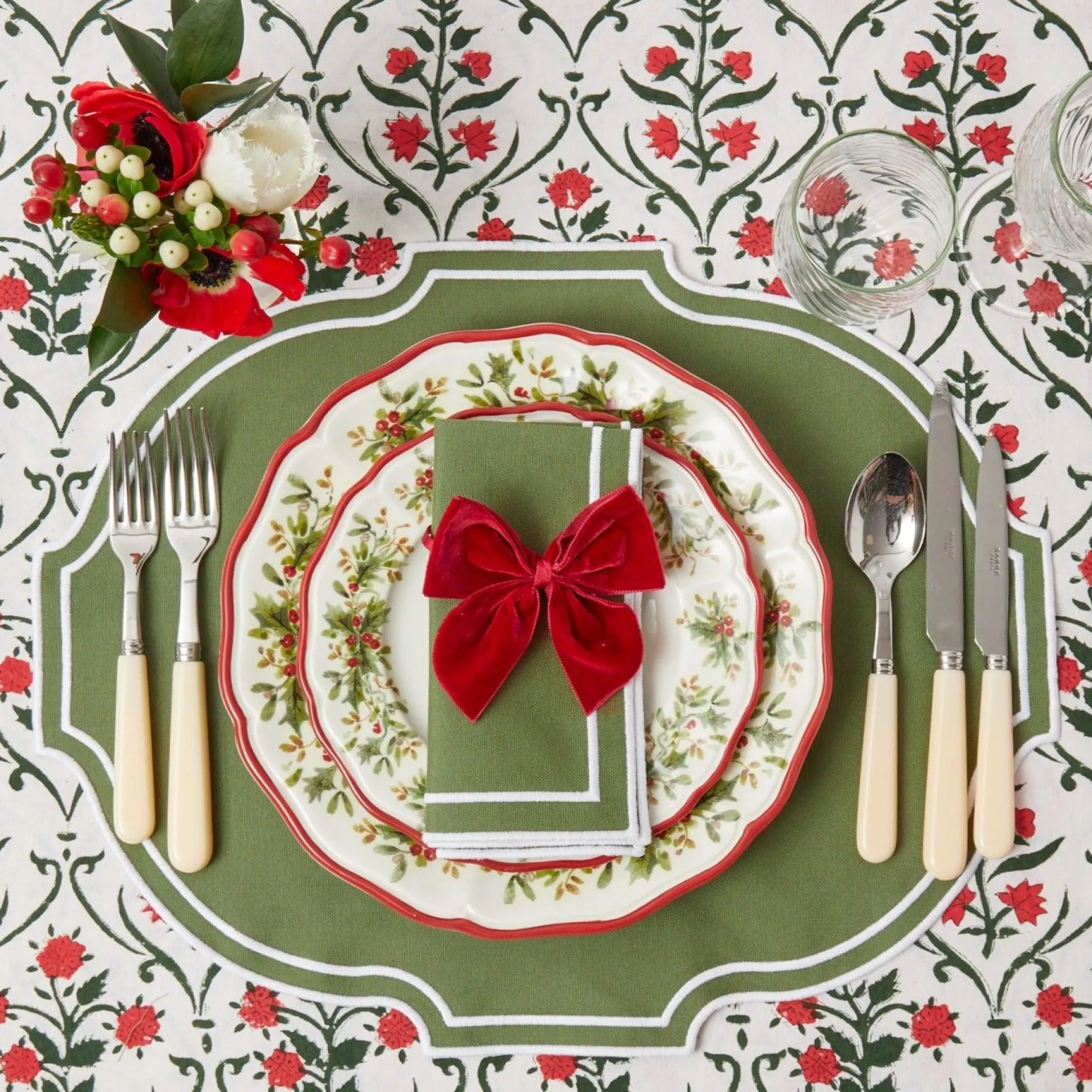 Christmas Garland Tablecloth