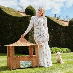 Dorothy Pagoda Dog Bed