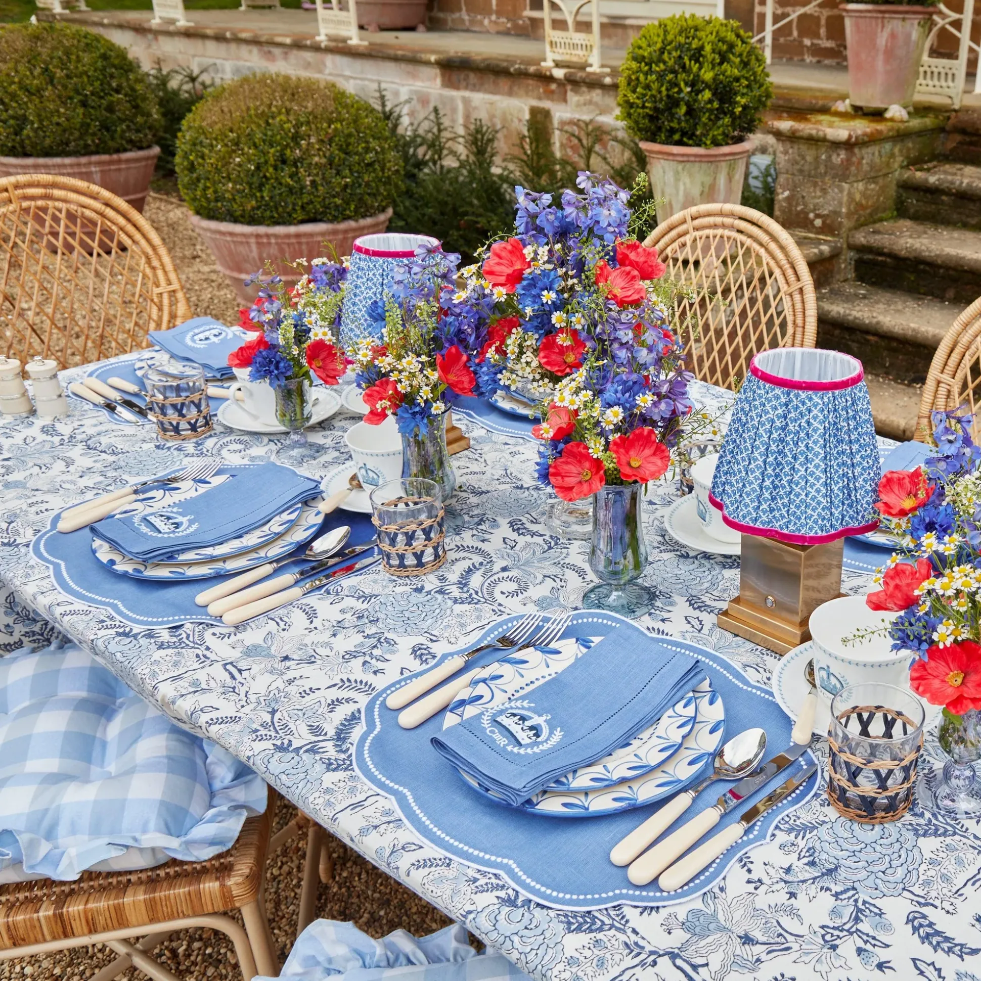 Eloise Blue Placemats & Coronation Napkins (Set Of 4)