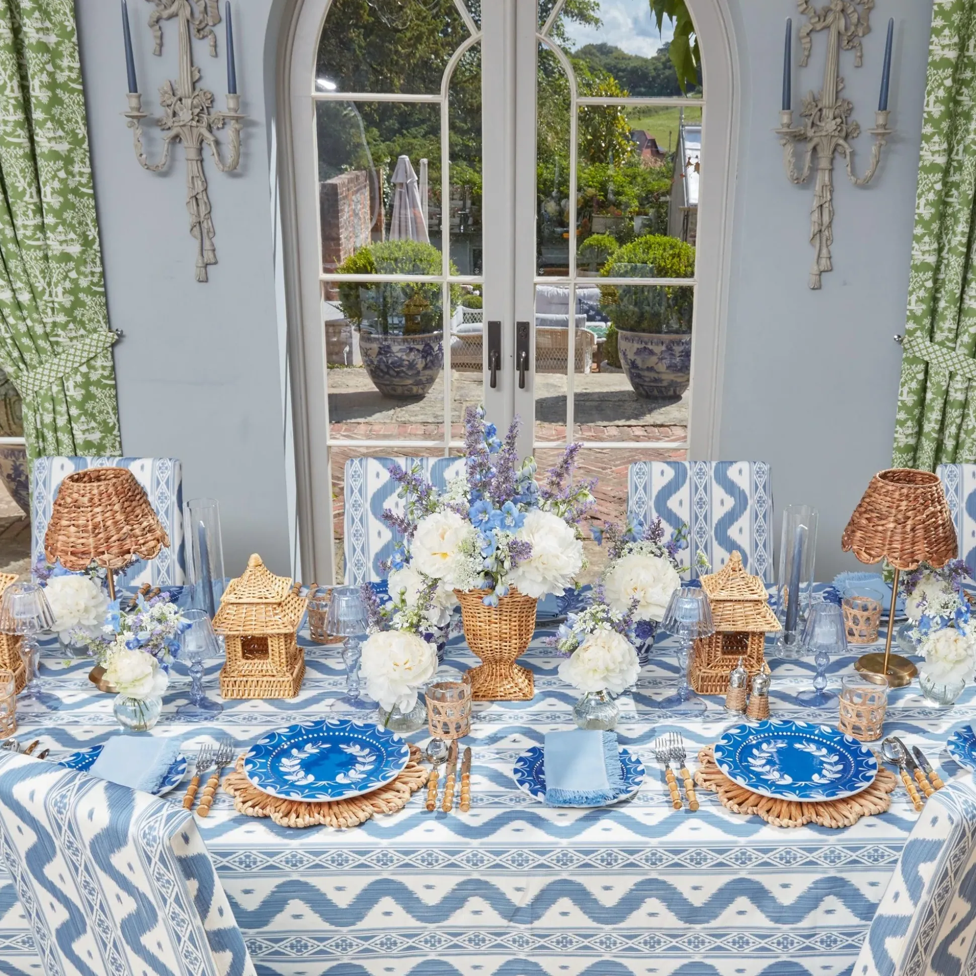 French Blue Garland Dinner & Starter Plates (Set Of 8)