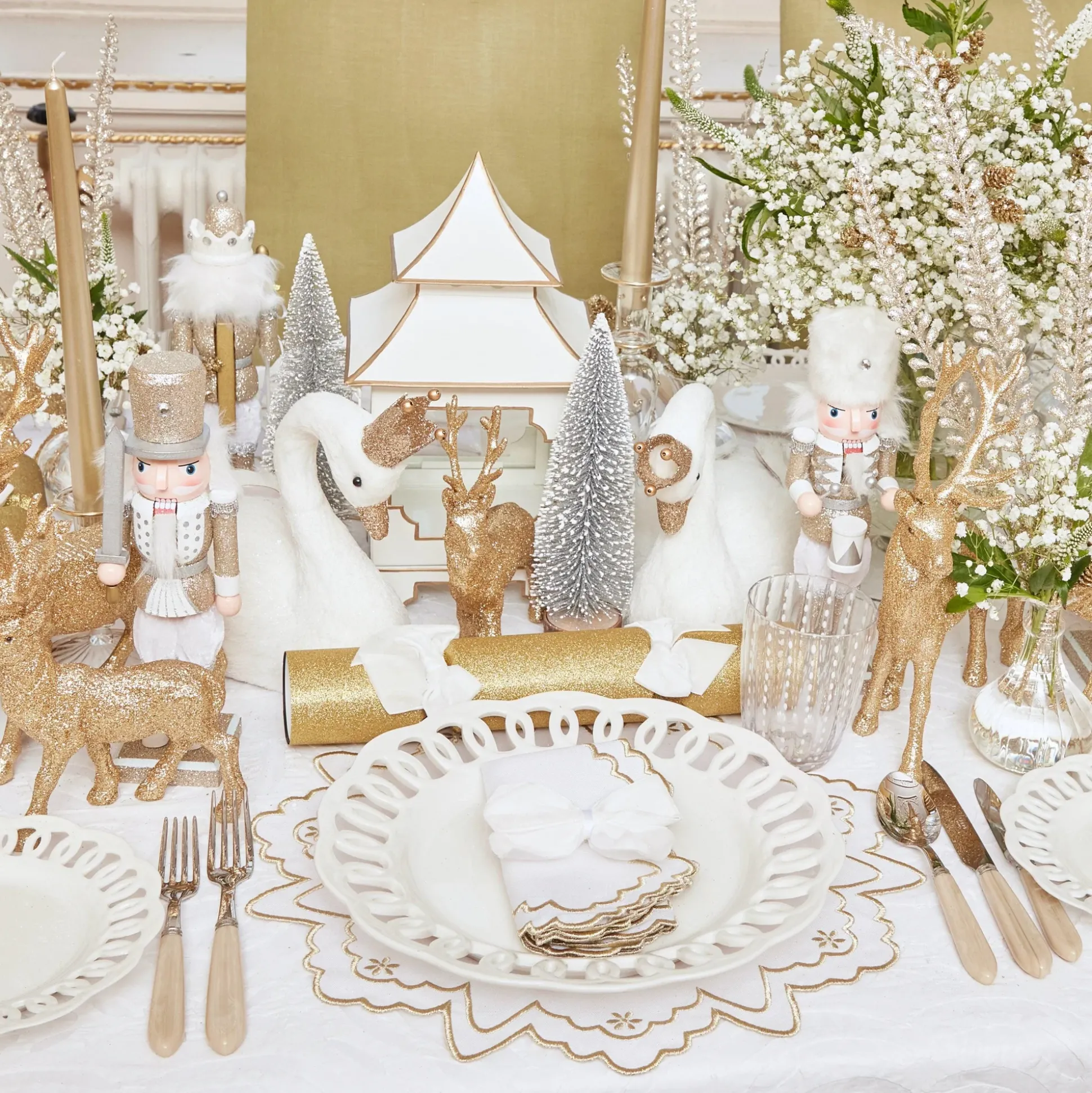 Gold Snowflake Napkins (Set Of 4)