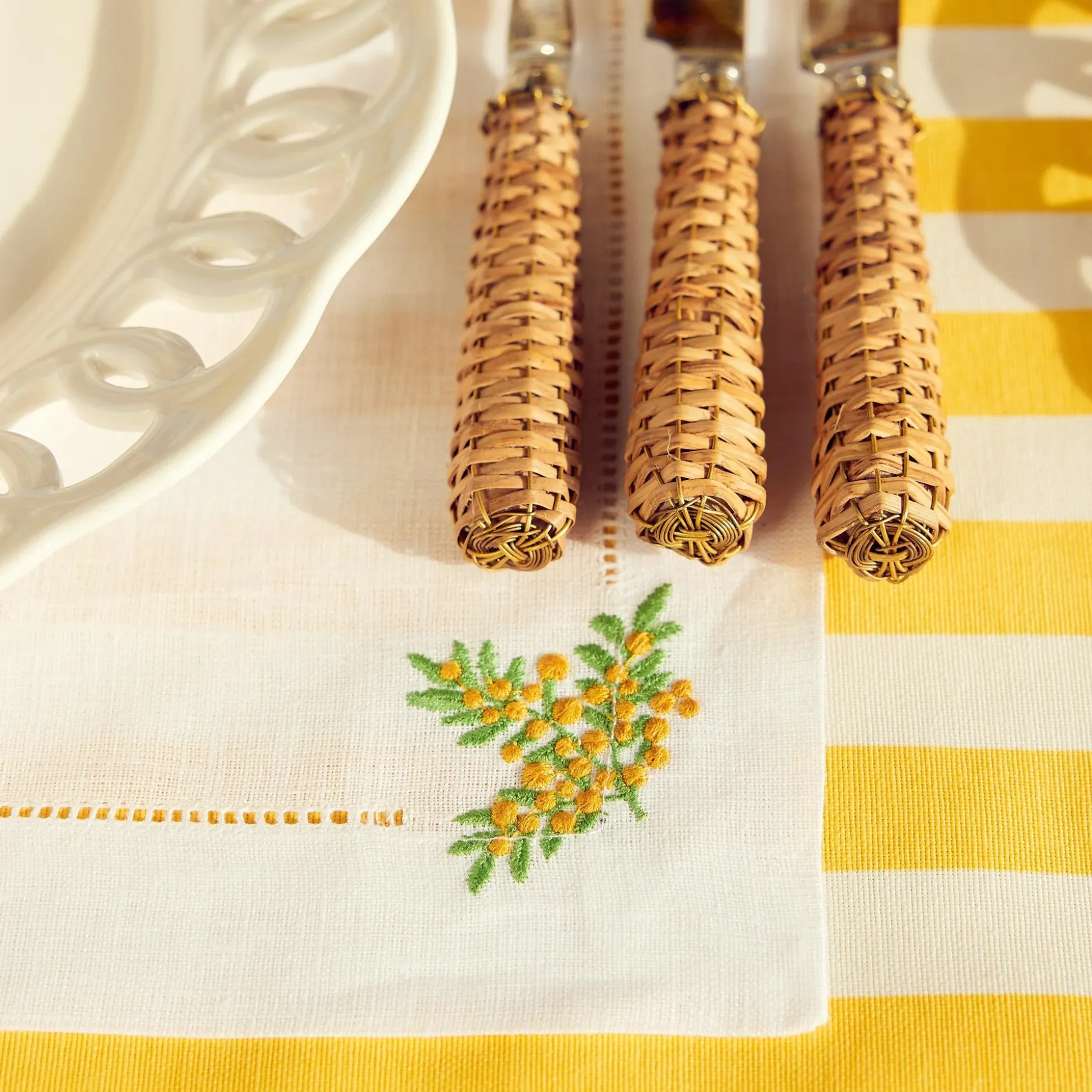 Mimosa White Linen Placemats (Set Of 4)