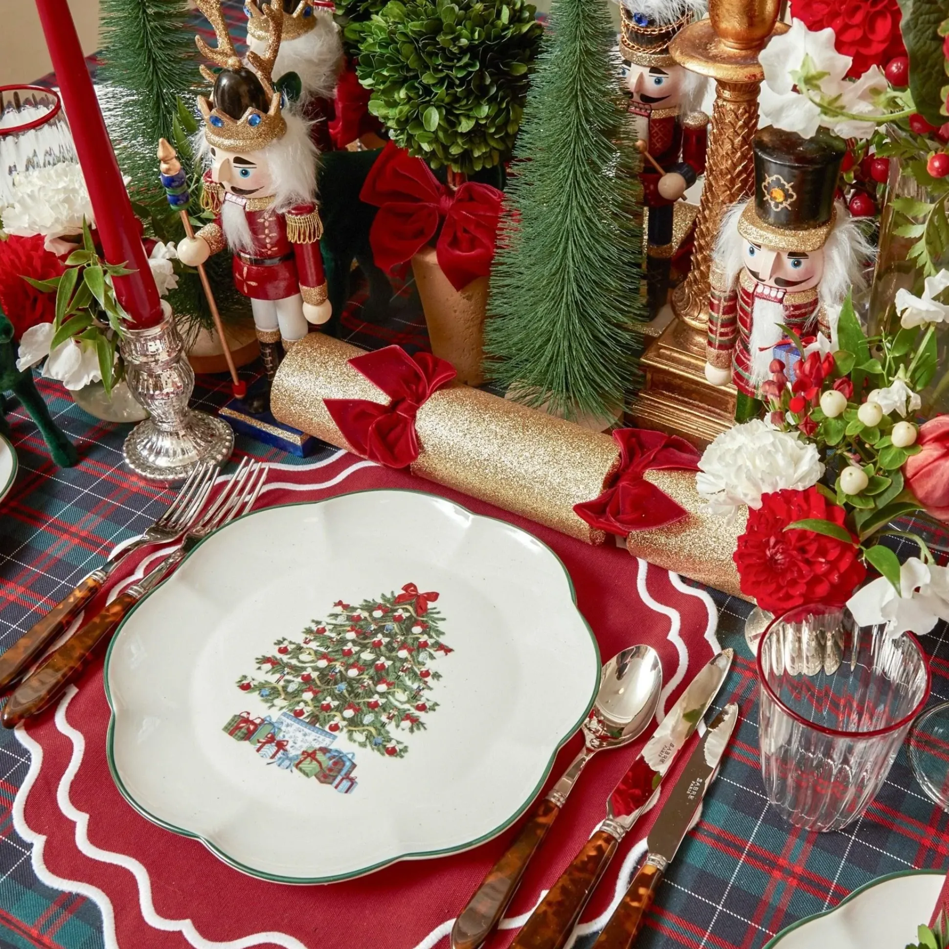 Mrs. Alice Christmas Tree Dinner Plate (Set Of 4)