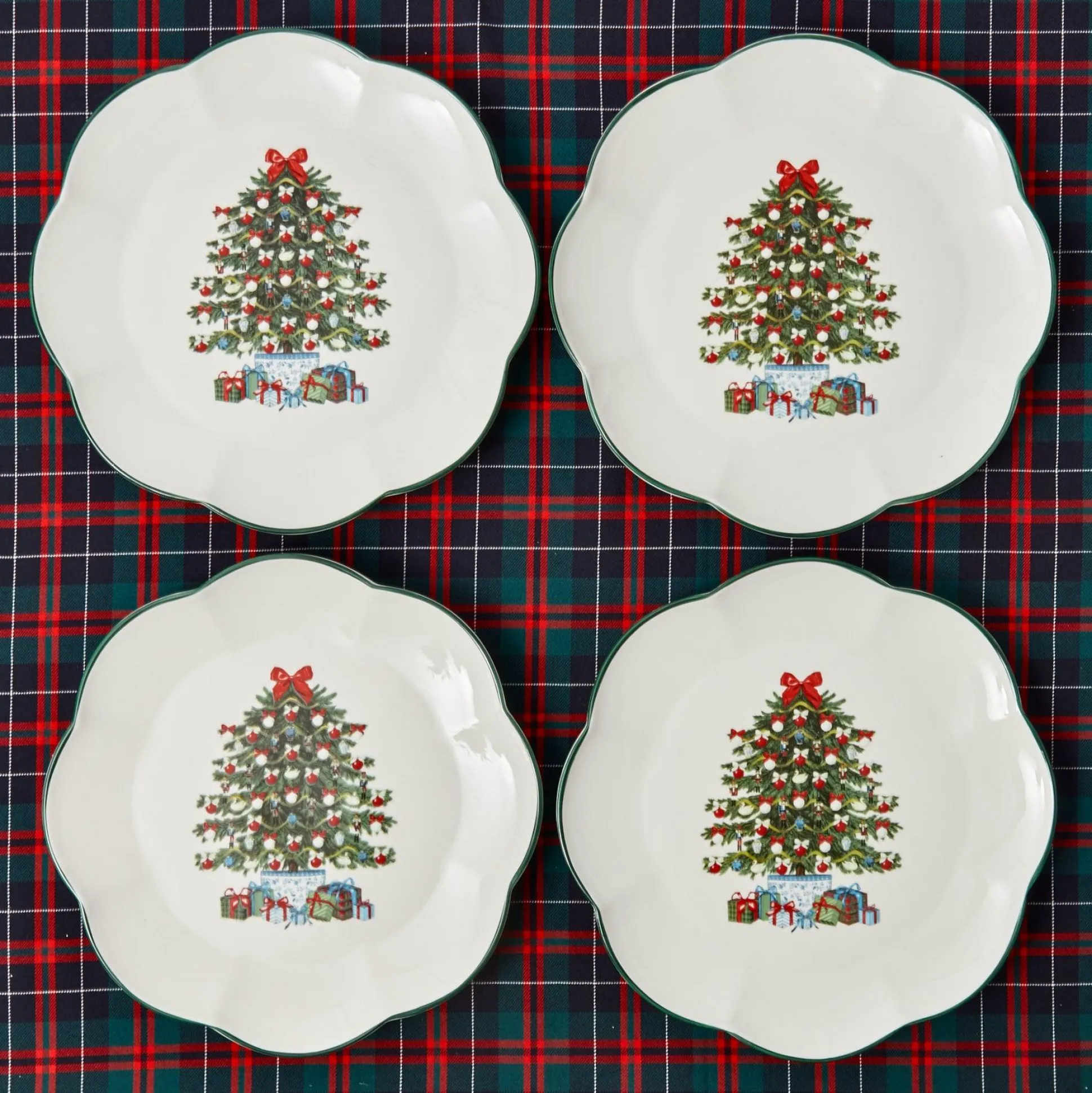 Mrs. Alice Christmas Tree Dinner Plate (Set Of 4)