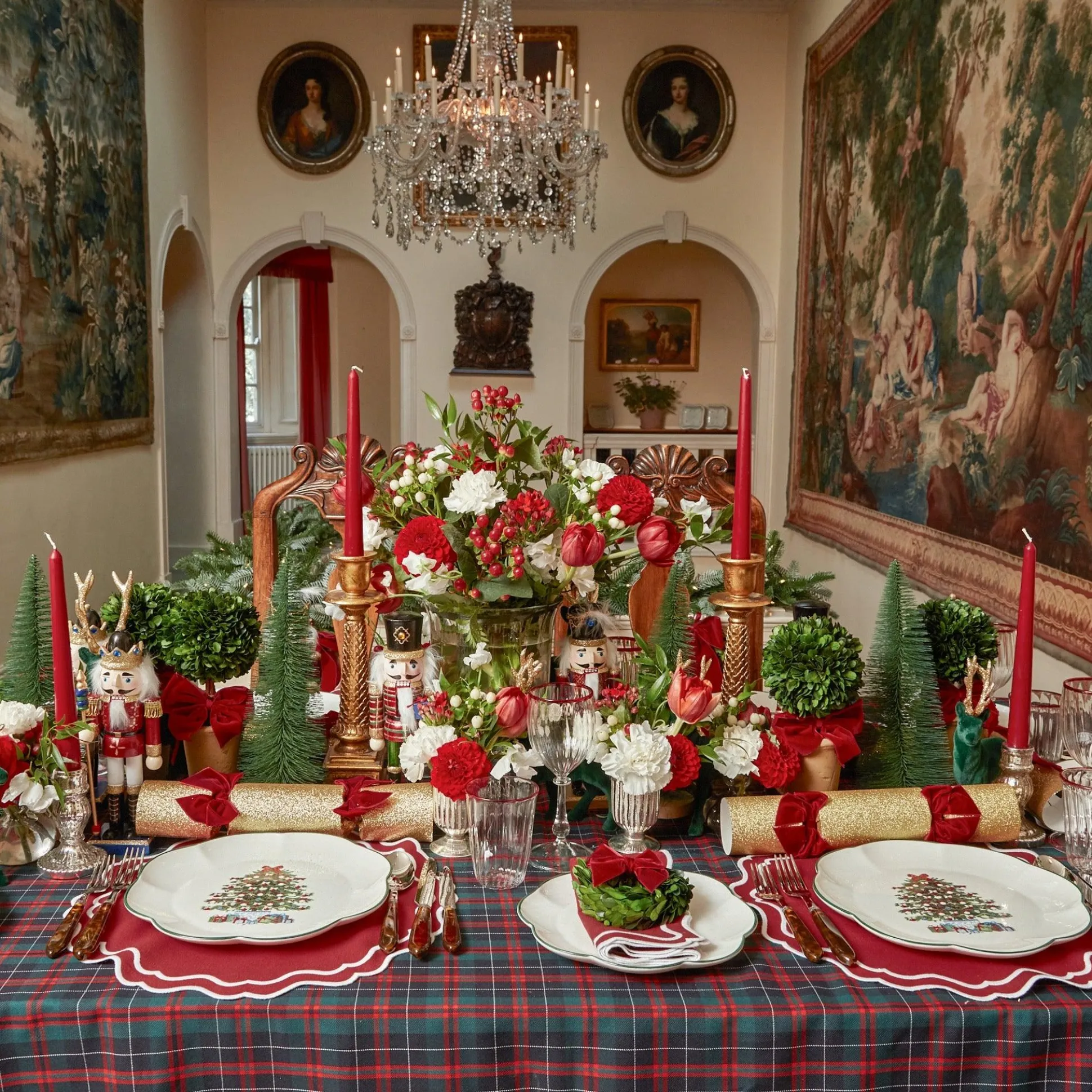 Mrs. Alice Christmas Tree Dinner Plate (Set Of 4)