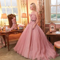 Portrait Of A Garden Scented Candle