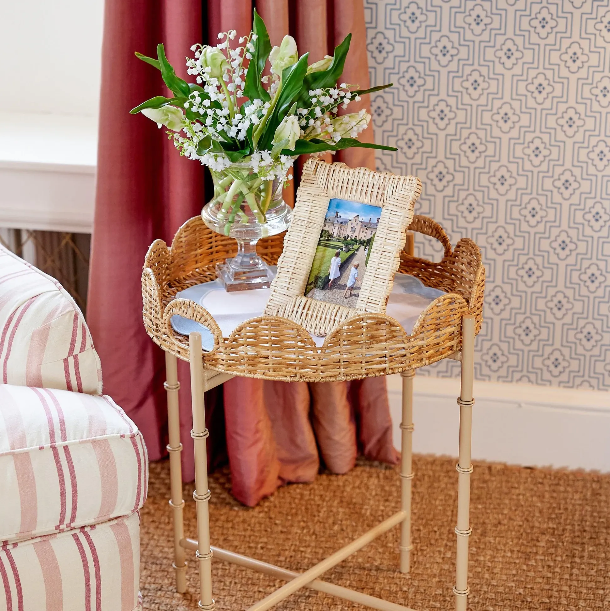 Round Scalloped Rattan Tray With Stand