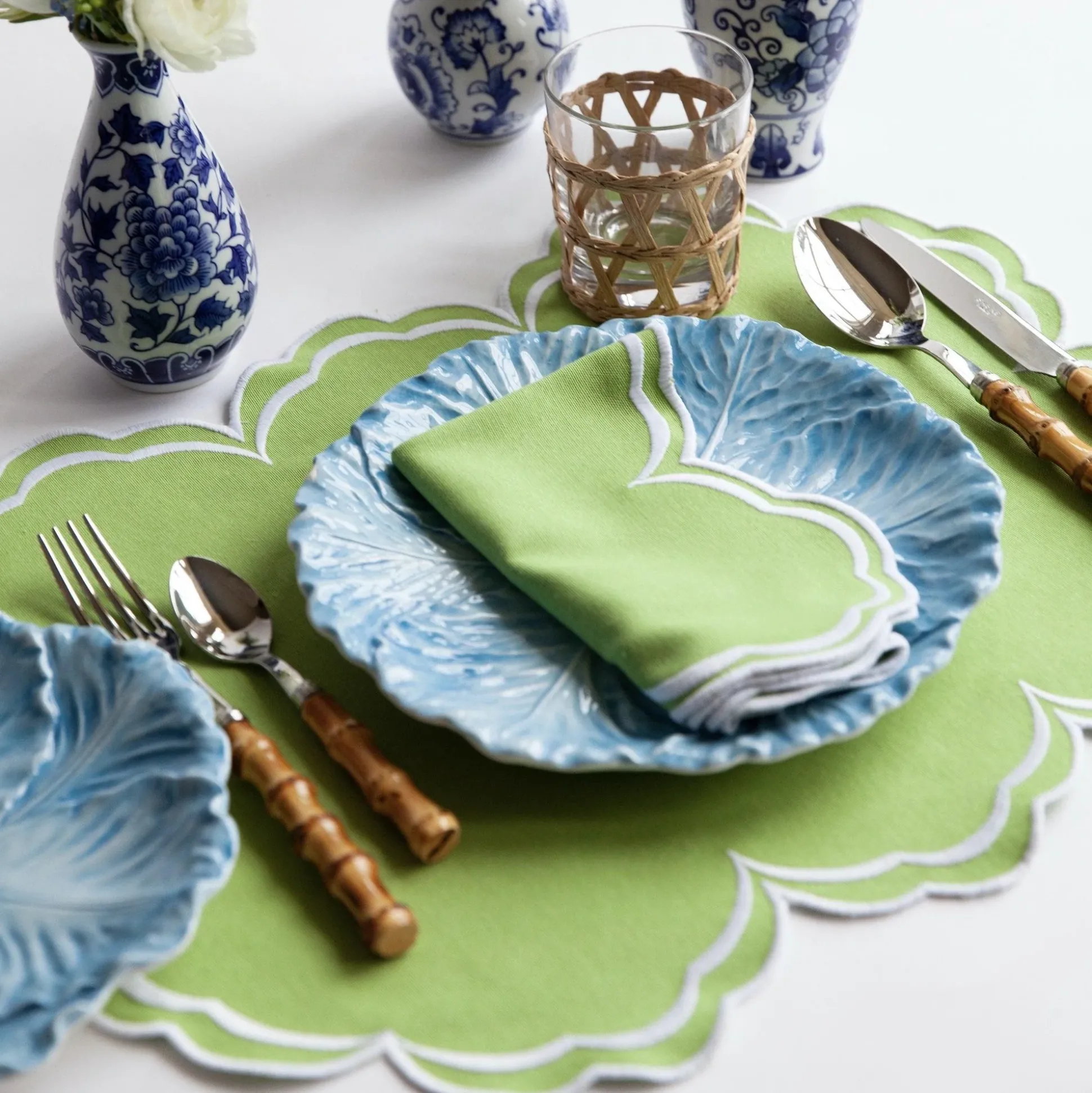 Serena Apple Green Scalloped Placemats (Set Of 4)
