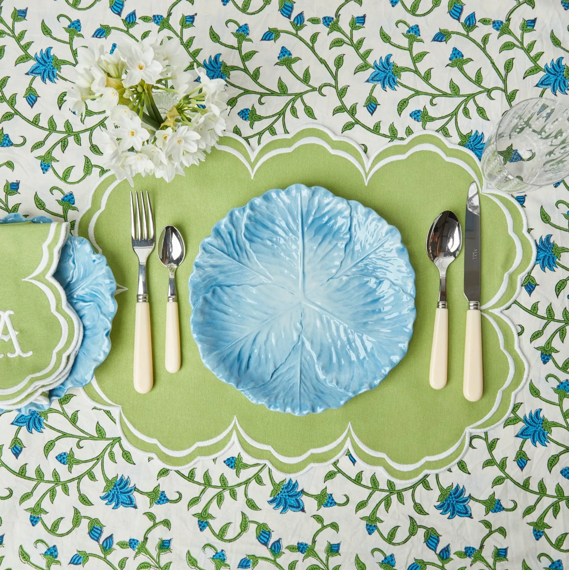 Serena Apple Green Scalloped Placemats (Set Of 4)