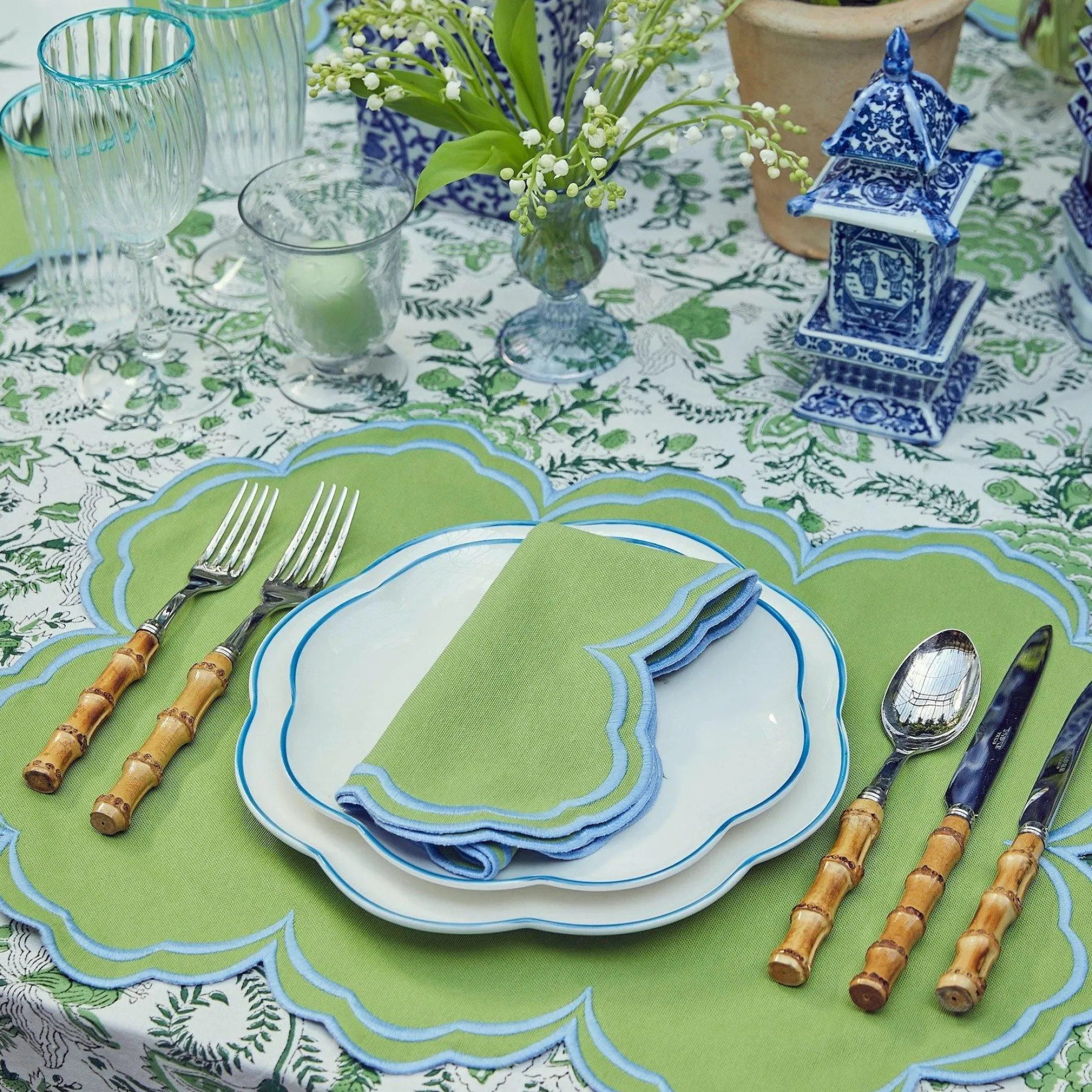 Serena Apple Green With Blue Napkins (Set Of 4)