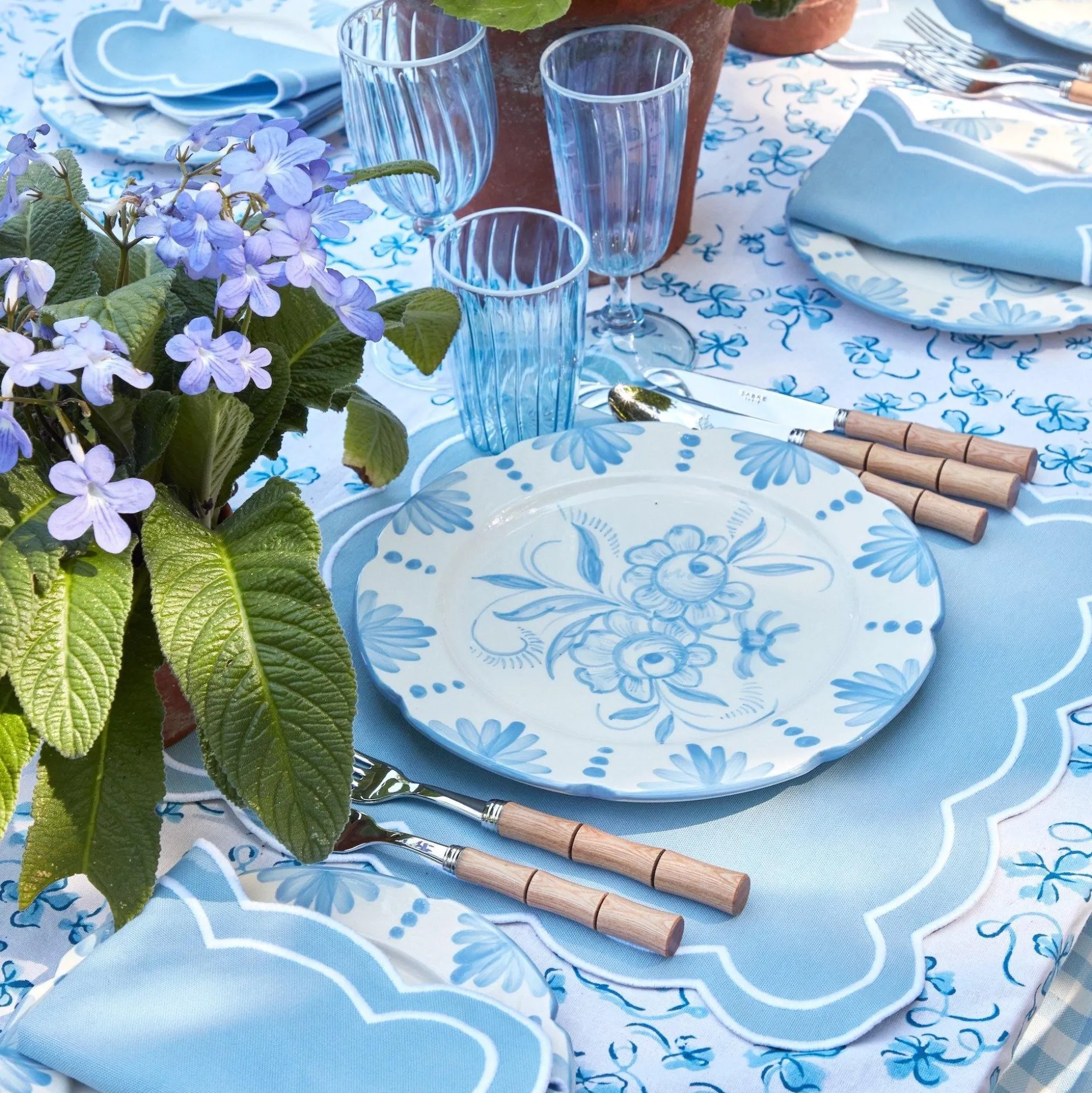 Seville Blue Gardenia Dinner Plate