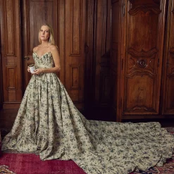 Velvet Oak Scented Candle