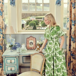 Velvet Oak Scented Candle