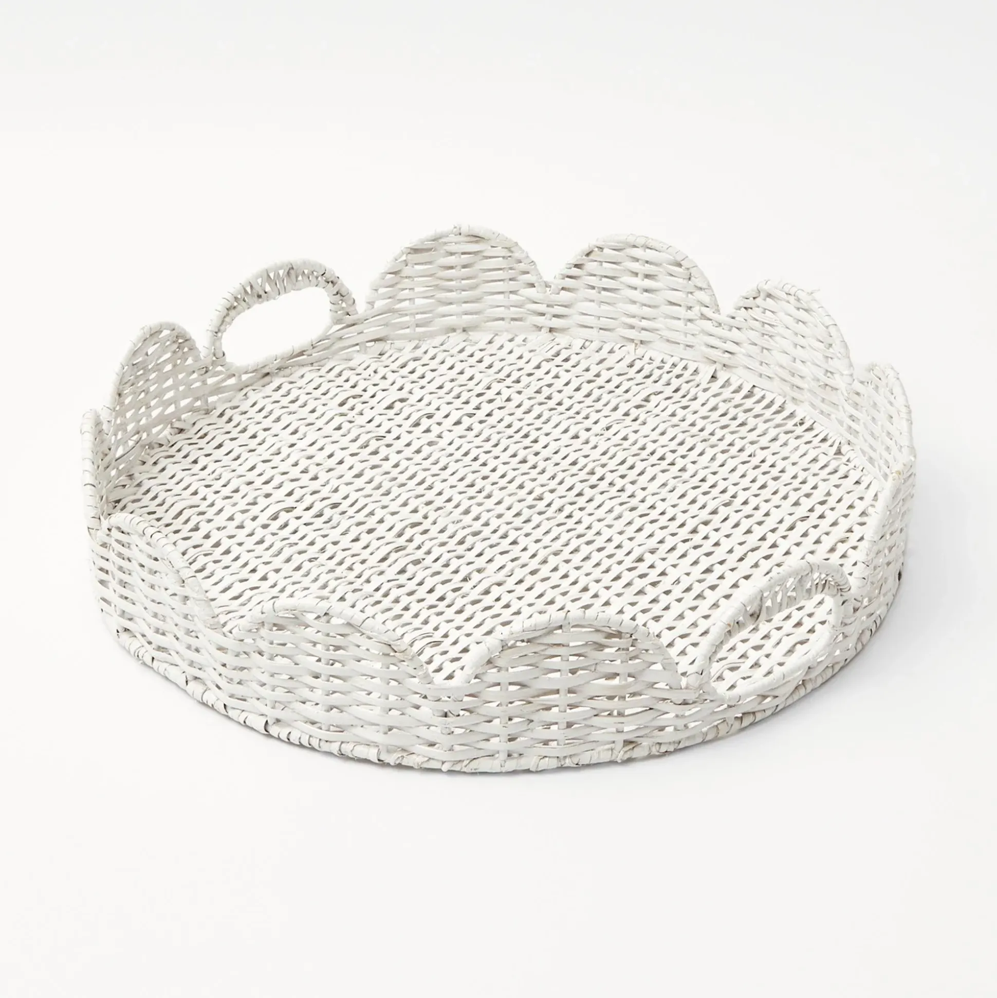 White Round Scalloped Rattan Tray